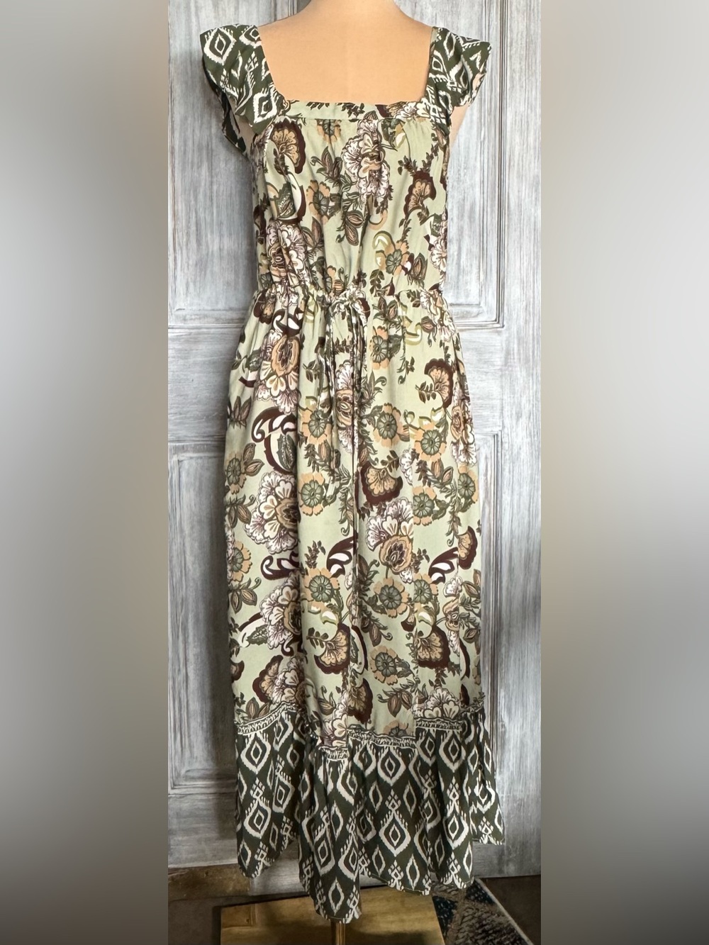 NWT Bohemian Floral Maxi Dress in Sage Green and Brown (Size: S) MSRP: $68.00